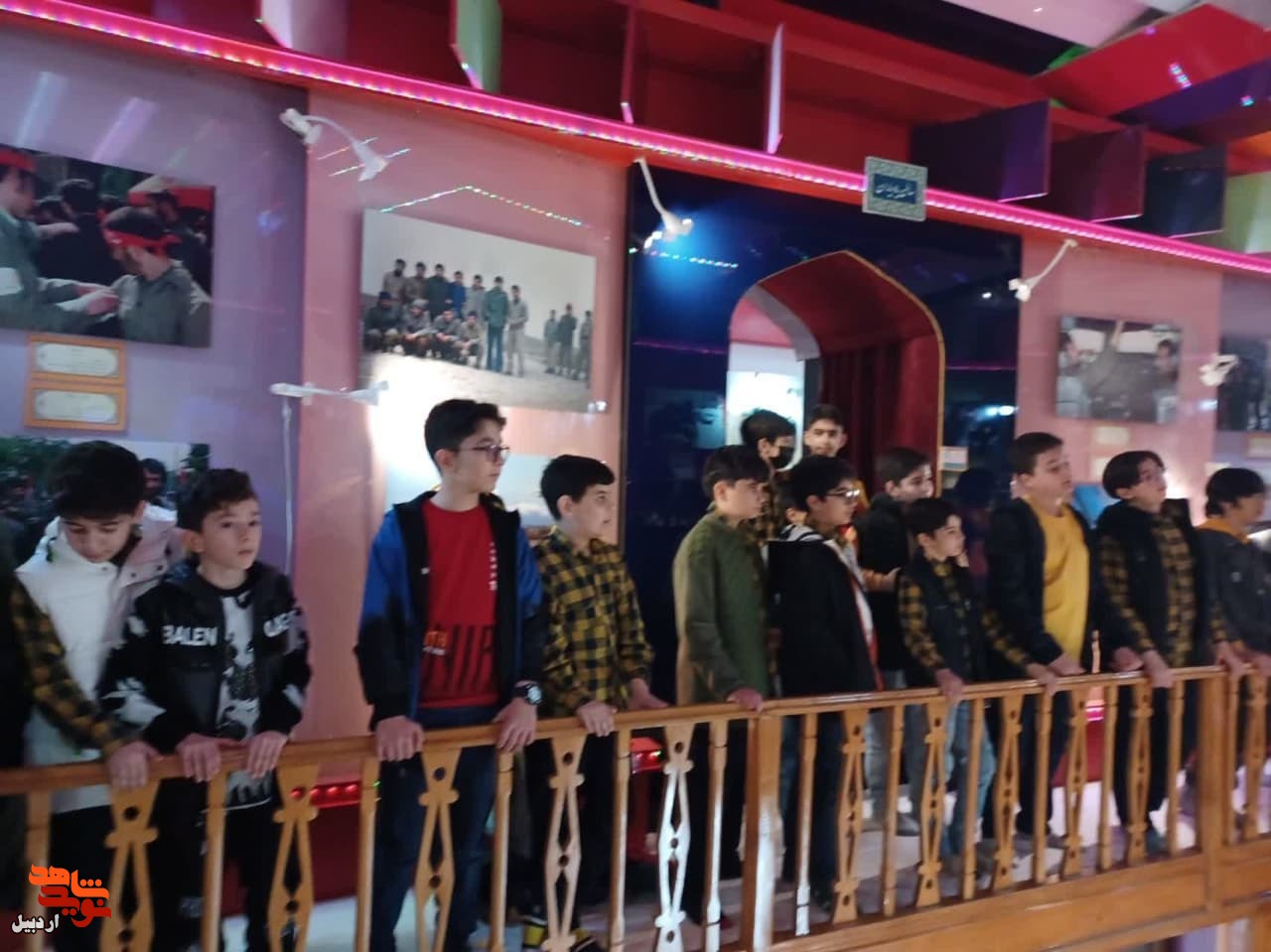 بازدید دانش‌آموزان پایه پنجم پسرانه سما از موزه شهدای اردبیل
