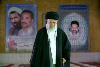 Ayatollah Khamenei paid tribute to Imam Khomeini and Revolution's martyrs