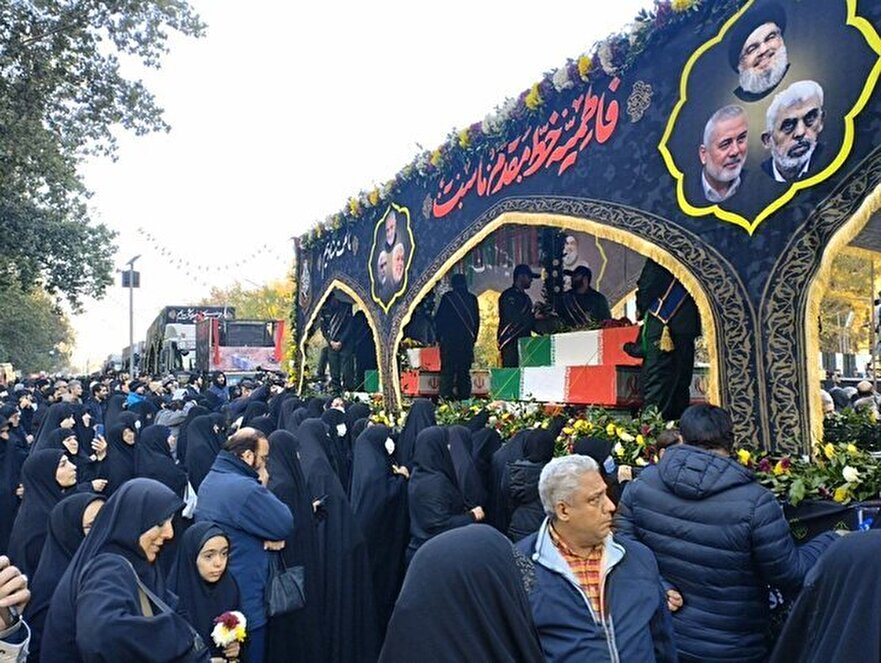 People bid farewell to 300 anonymous martyrs across Iran