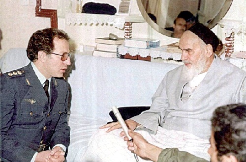 عباس از جنس ايثار و عشق بود عباس از جنس ايثار و عشق بود