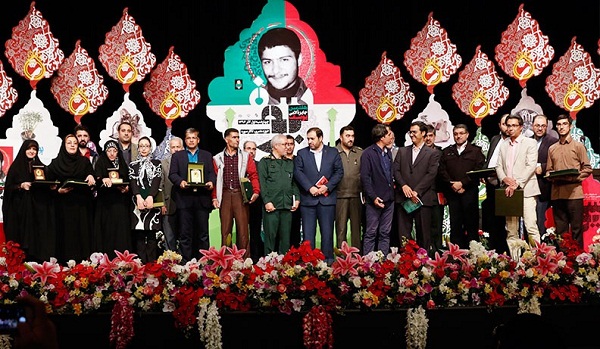 برگزیدگان جایزه ادبی یوسف تجلیل شدند برگزیدگان جایزه ادبی یوسف تجلیل شدند
