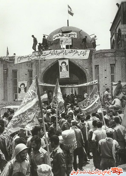 آزادی خرمشهر را به حضور امام و امت حزب الله تبریک میگوییم آزادی خرمشهر را به حضور امام و امت حزب الله تبریک میگوییم