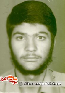 جبهه جایگاه مردان موحد است و گر مرد رهى ميان خون بايد رفت جبهه جایگاه مردان موحد است و گر مرد رهى ميان خون بايد رفت