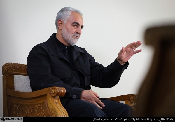 «در میانه آتش» «در میانه آتش»