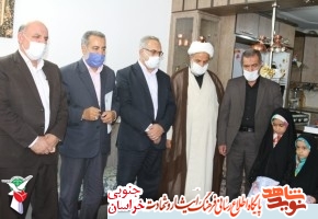 «سه شنبه های تکریم» در منزل خانواده شهید رضوی برگزار شد «سه شنبه های تکریم» در منزل خانواده شهید رضوی برگزار شد