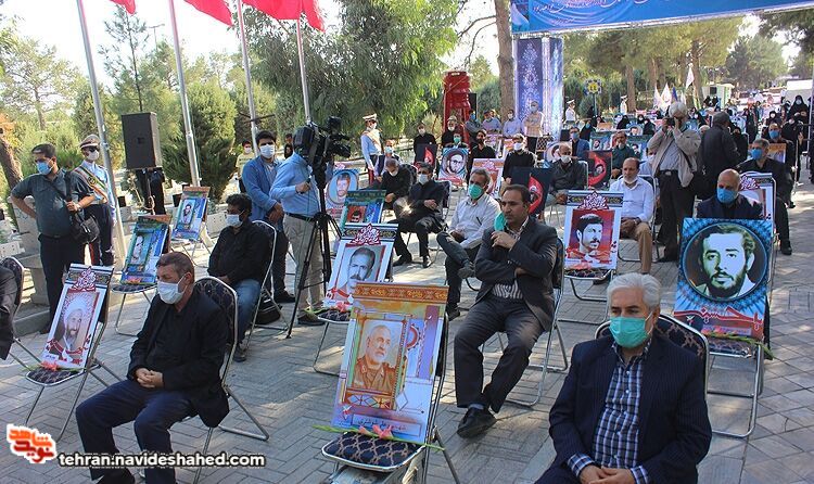 آیین میهمانی لالهها و عطرافشانی گلزار شهدا در بهشت زهرا(س) برگزار شد آیین میهمانی لالهها و عطرافشانی گلزار شهدا در بهشت زهرا(س) برگزار شد