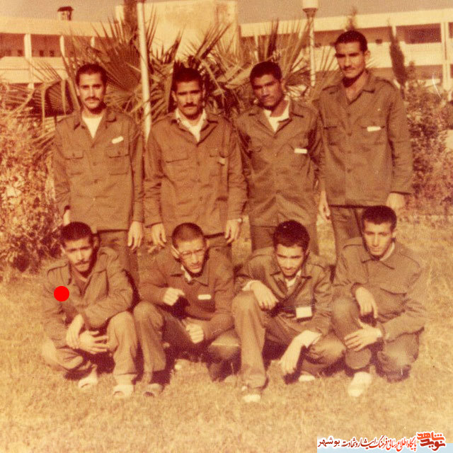 سهمیه افطار یک لیوان آب خنک در حبانه بود سهمیه افطار یک لیوان آب خنک در حبانه بود