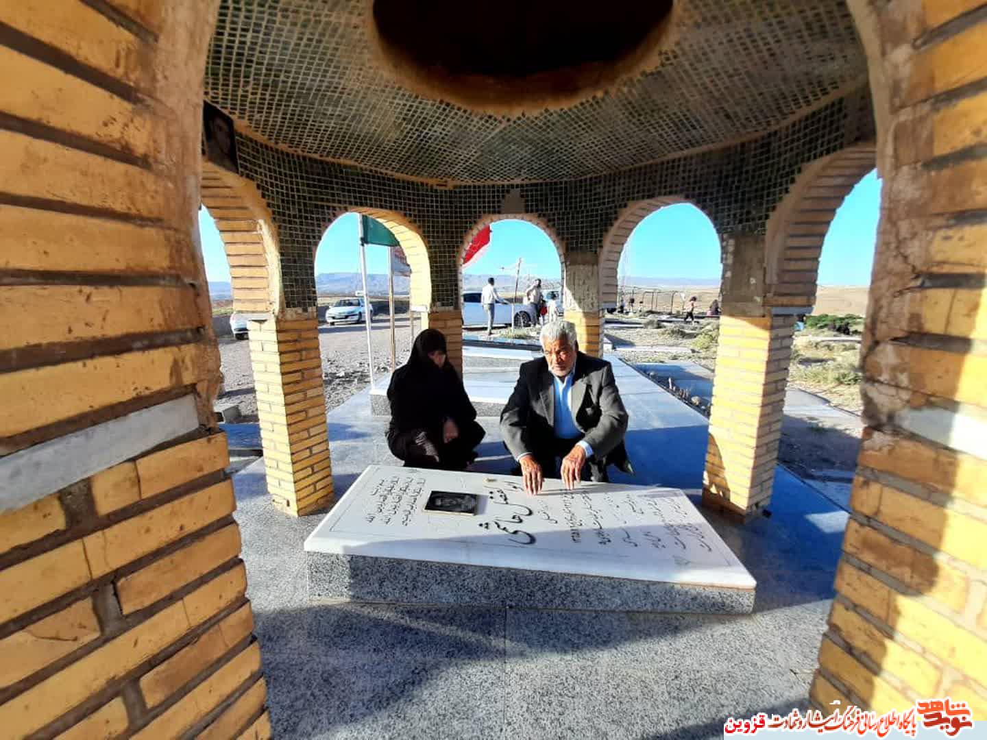 گلزار شهدای روستای توآباد گلباران شد