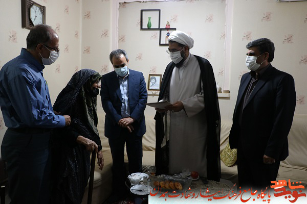 گزارش تصویری| مسئولان استان همدان با خانوادههای شهدای سوم خرداد دیدار کردند گزارش تصویری| مسئولان استان همدان با خانوادههای شهدای سوم خرداد دیدار کردند