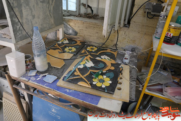 گزارش تصویری| ساخت دیوارنگاره سرامیکی شهدا