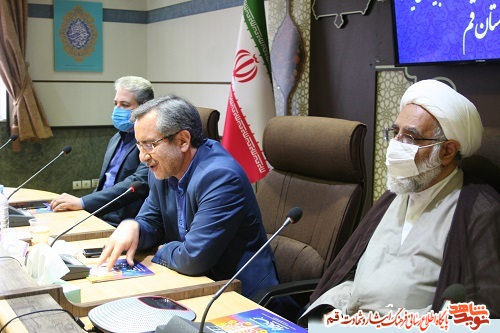 تجلیل از نخبگان علمی استان قم در جشنواره جایزه ملی ایثار