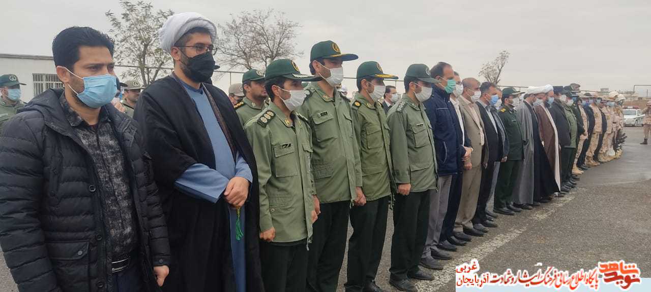 گزارش تصویری/ غبارروبی و عطرافشانی گلزار شهدای شهرستان پلدشت