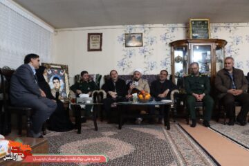برگزاری یادواره خانگی شهدا در منزل شهید «غلامحسین عبدالحسینزاده» در اردبیل