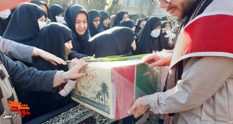 تصاویر آیین خاکسپاری پیکر مطهر شهید گمنام در صدا و سیمای اردبیل