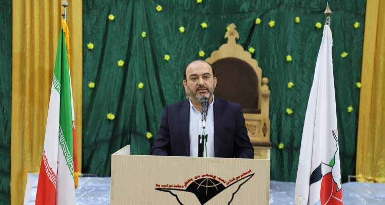 عطرافشانی و غبار روبی قبور مطهر شهدا در بندرعباس