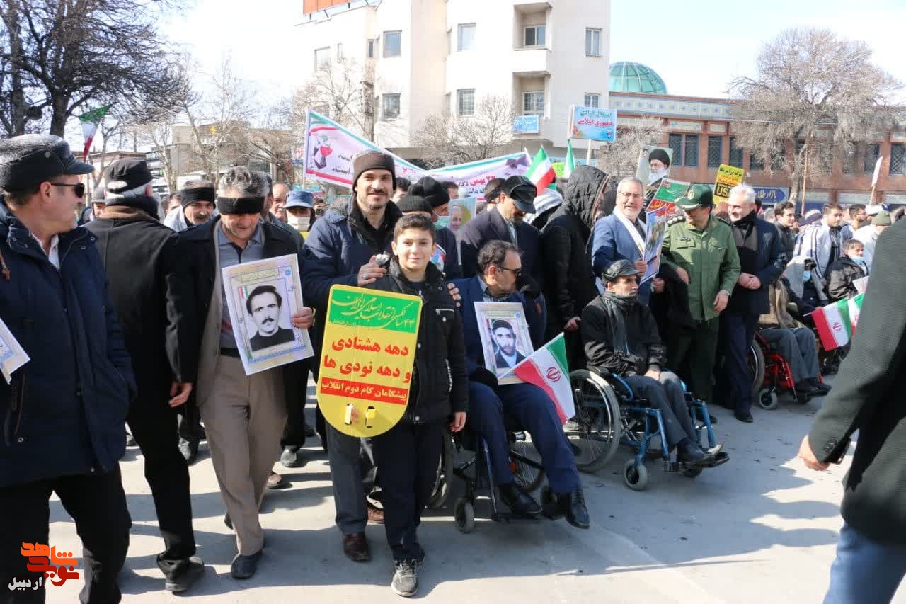 تصاویر ماندگار از حضور حماسی مردم اردبیل در راهپیمایی 22 بهمن+عکس