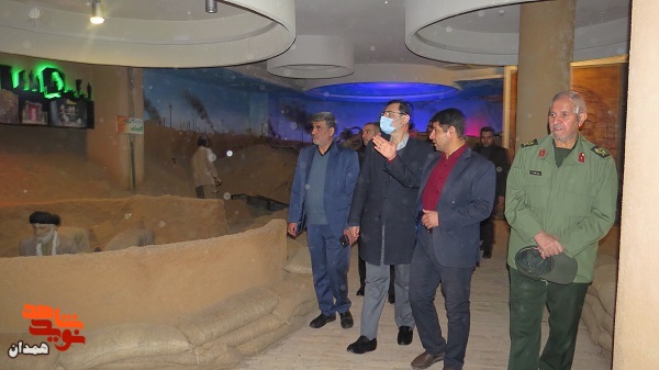 بازدید رئیس بنیاد شهید از مرکز فرهنگی و موزه دفاع مقدس همدان