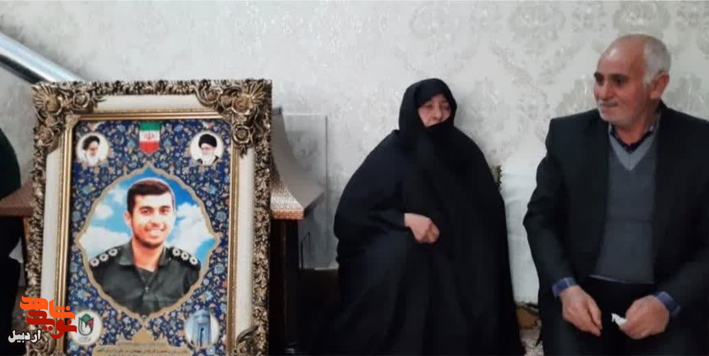 برگزاری یادواره خانگی شهدا در منزل شهید «حسین آخربین» در اردبیل