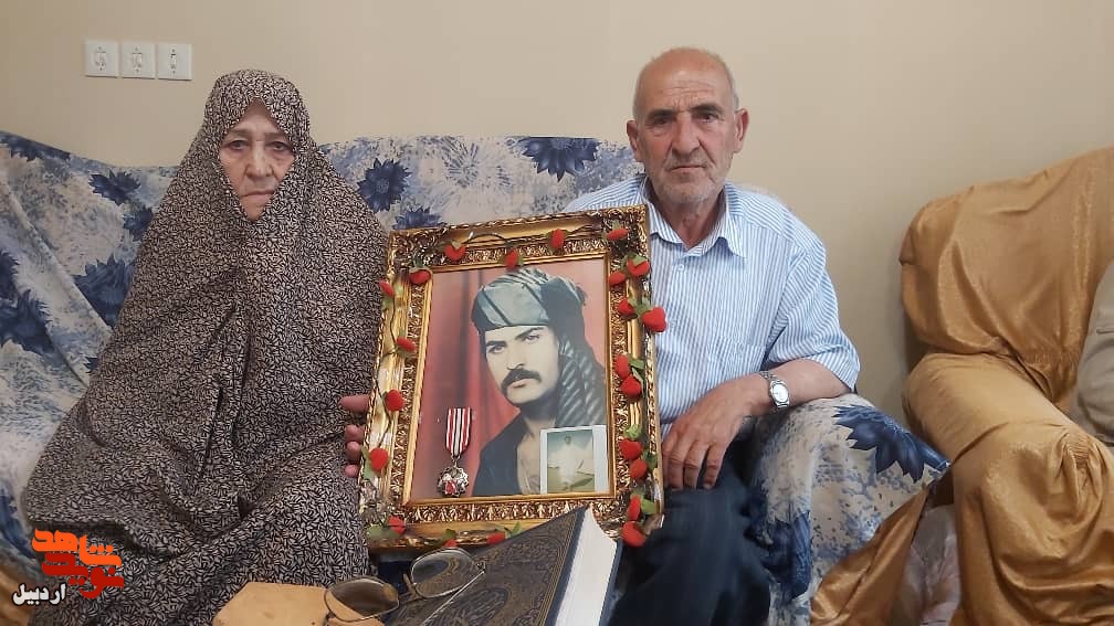 دیدار با خانواده شهید «محمد پارسا» در اردبیل