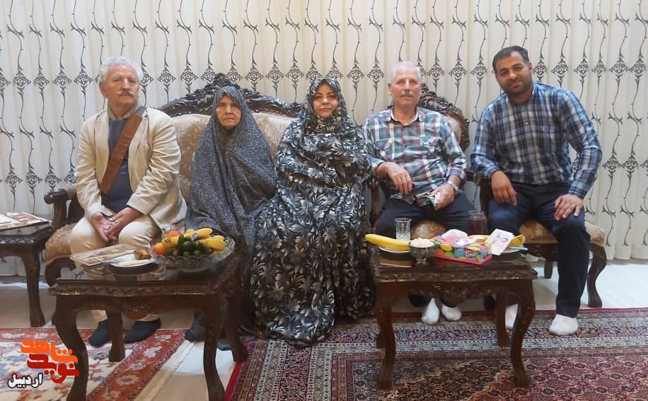 دیدار با خانواده شهید میرداود اطهر نیاری در اردبیل