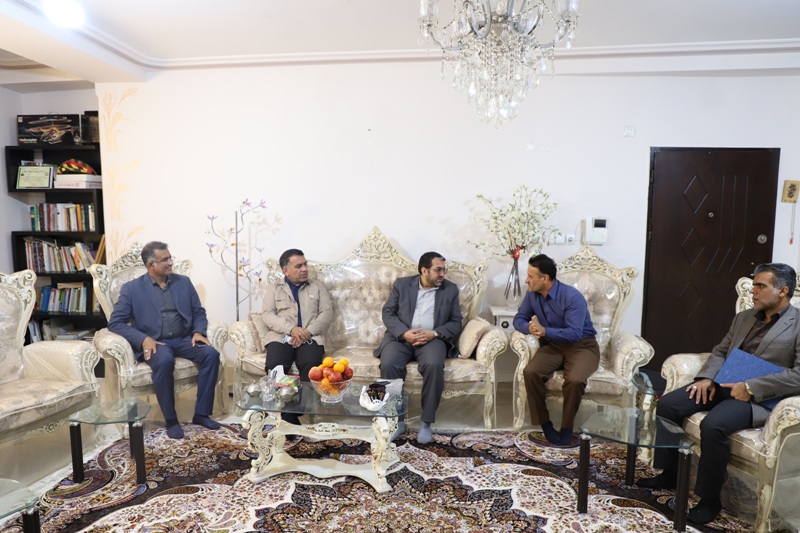 دیدار مدیرکل بازرسی بنیاد با خانواده شهید «عیسی کریمی» و جانباز «جهانشیر جوادی‌زاده»