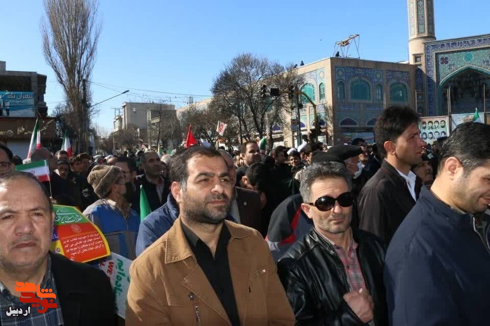 راهپیمایی انقلابی کارکنان بنیاد شهید و امور ایثارگران استان اردبیل+ عکس