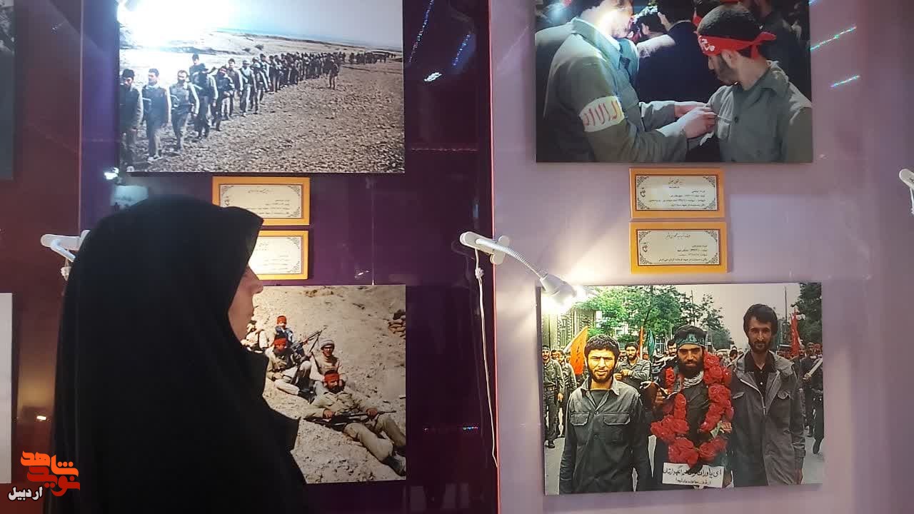 بازدید بسیجیان خواهر از موزه شهدای اردبیل+عکس