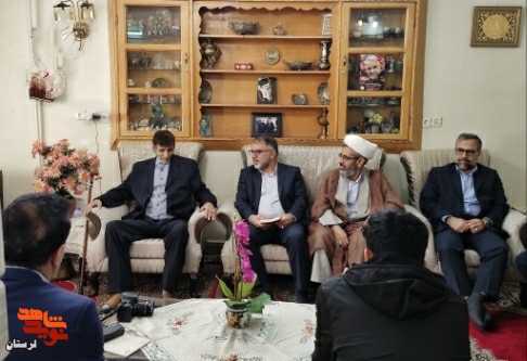 گزارش تصویری/دیدار نوروزی مسئولین استان با جانباز «حسن مرادی»