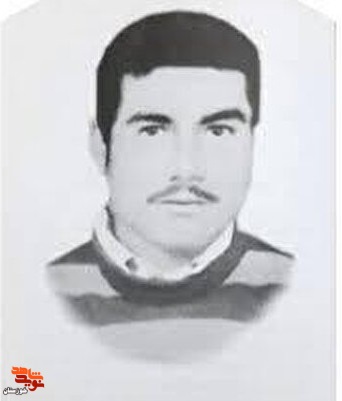 با حضور قلب نماز می‌خواند