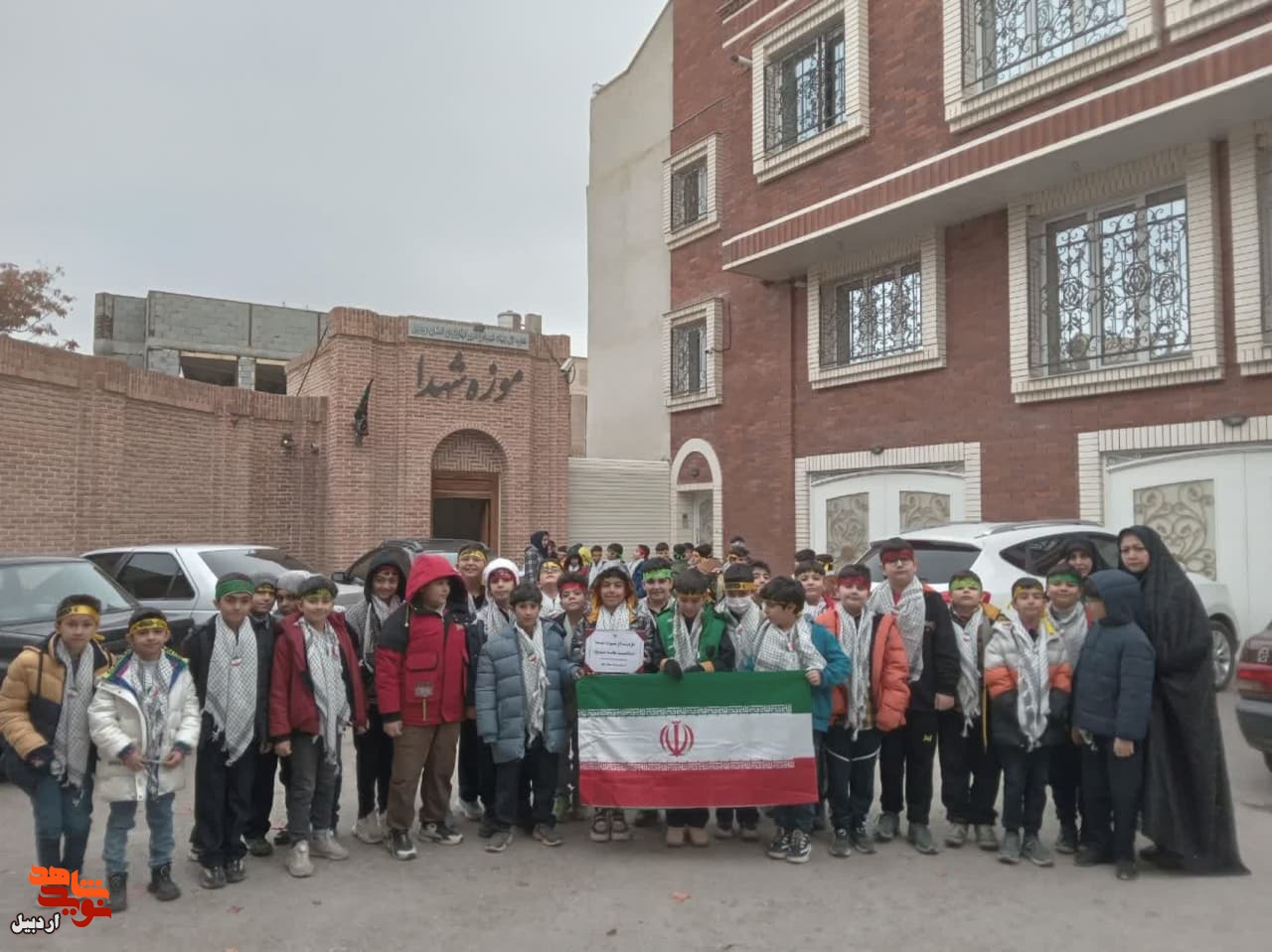 بازدید دانش آموزان دبستان پسرانه سما از موزه شهدای اردبیل