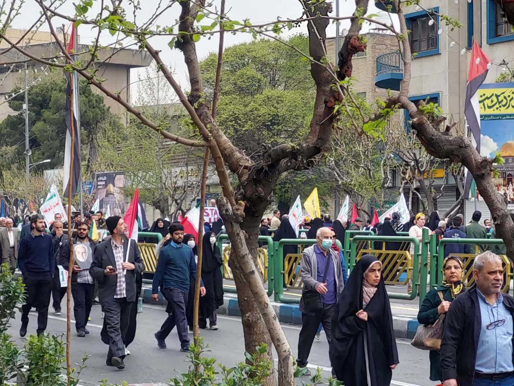 لبیک خانواده‌های معظم شهداو ایثارگران تهرانی به فرمان مقام معظم رهبری در روز جهانی قدس 