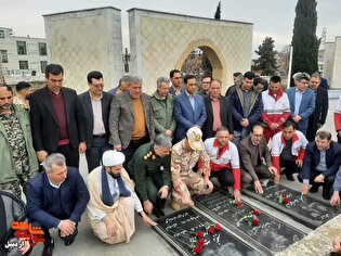 گلباران و عطرافشانی گلزار شهدای بیله‌سوار+ عکس