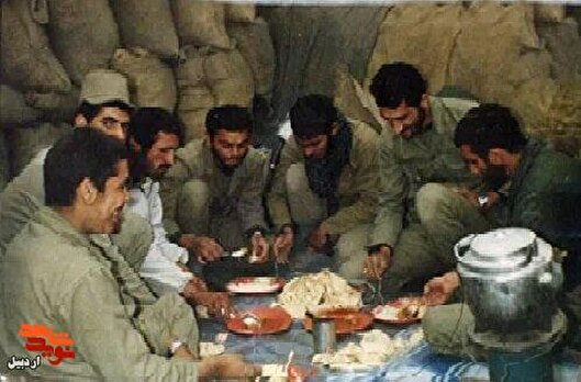 اخلاق حسنه نتیجه نماز اول وقت و گرفتن روزه است