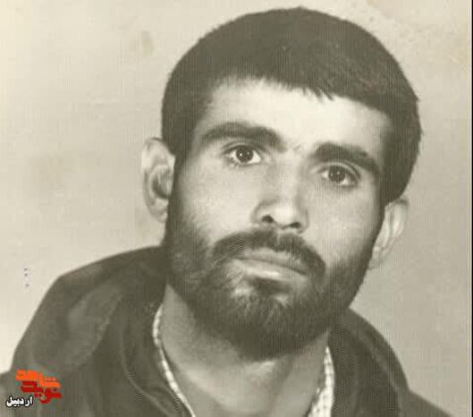 همه حقوقش را بین فقرا تقسیم می‌کرد