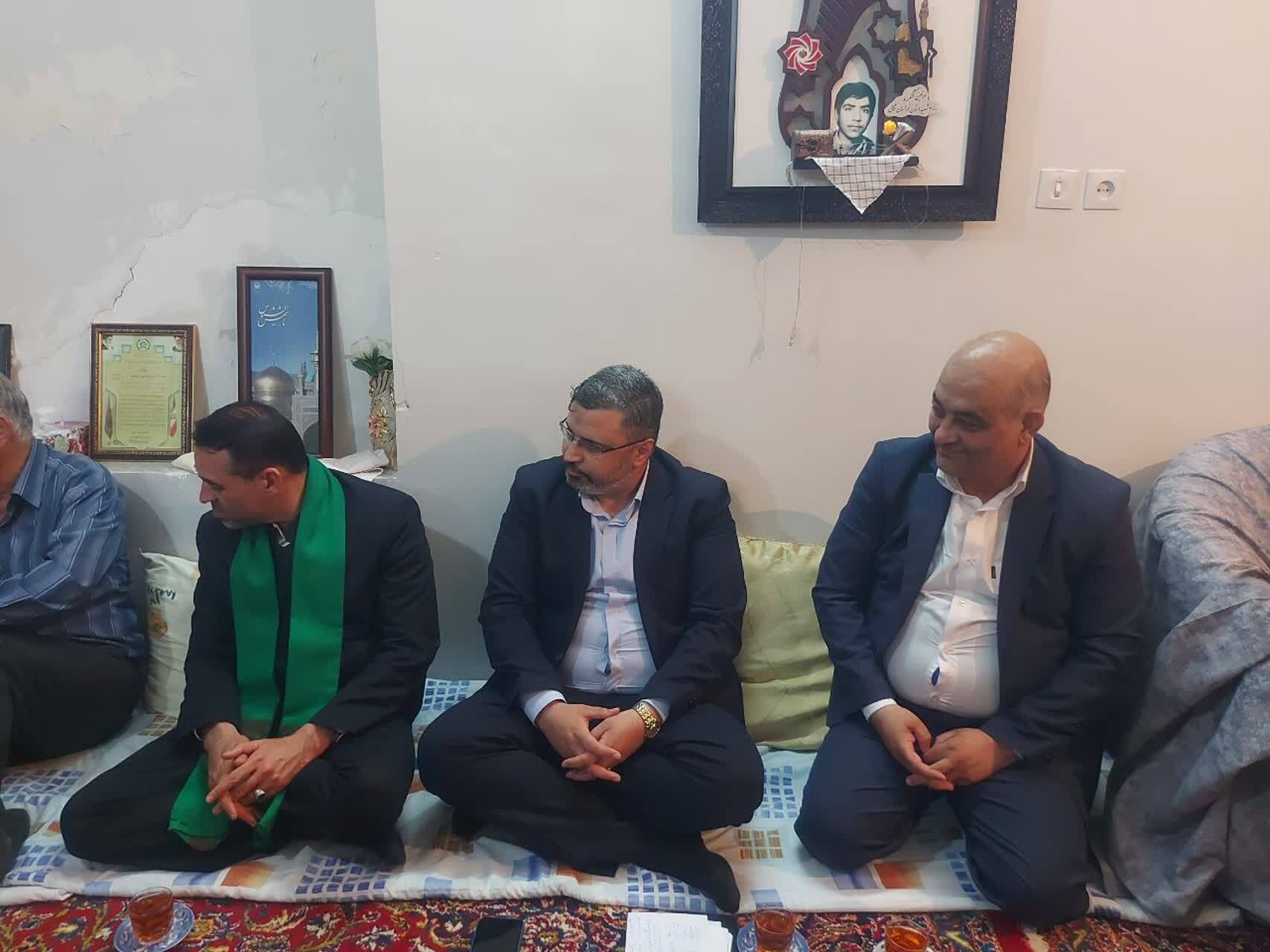 کاروان زیر سایه خورشیددر منزل مادر شهید معظم