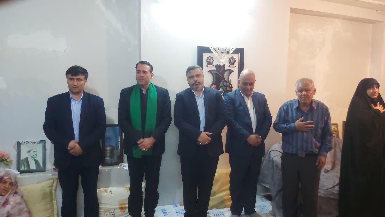 کاروان زیر سایه خورشیددر منزل مادر شهید معظم