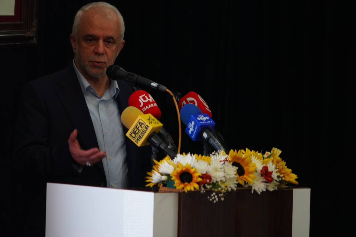 نمایشگاه «هنر خدمت» در آستانه اولین سالگرد شهادت شهید رئیس‌جمهور و شهدای خدمت برگزار شد/ رونمایی از پوستر فیلم «تا هشت صبح»