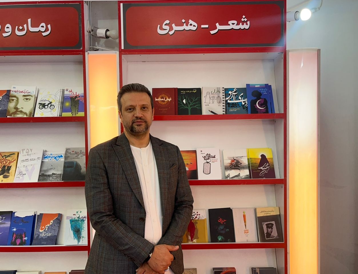 شعر، زبانِ جان است؛ می‌تواند پیام ایثار را با اثرگذاری بیشتر منتقل کند