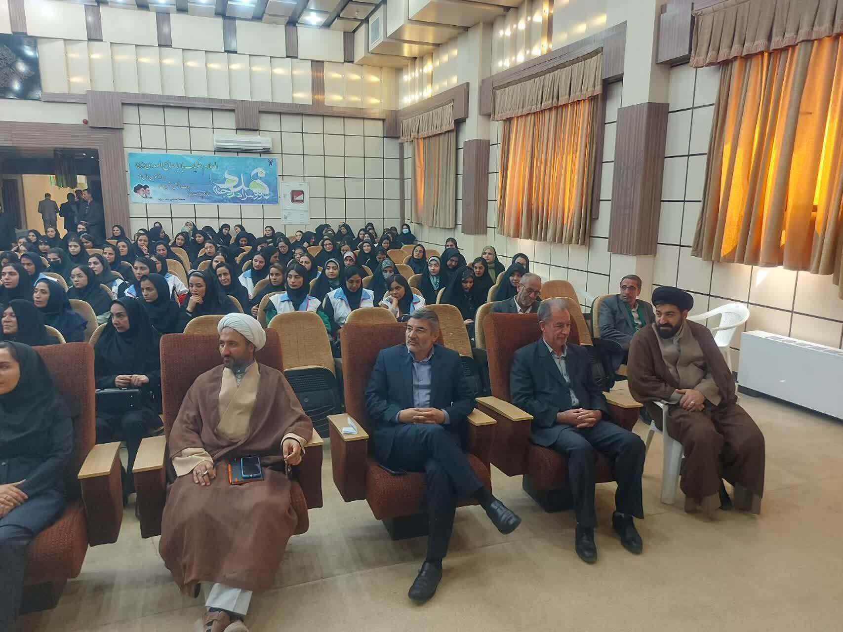 چهارمین یادواره ۹ دانشجوی شهید شهرستان شیروان برگزار شد  