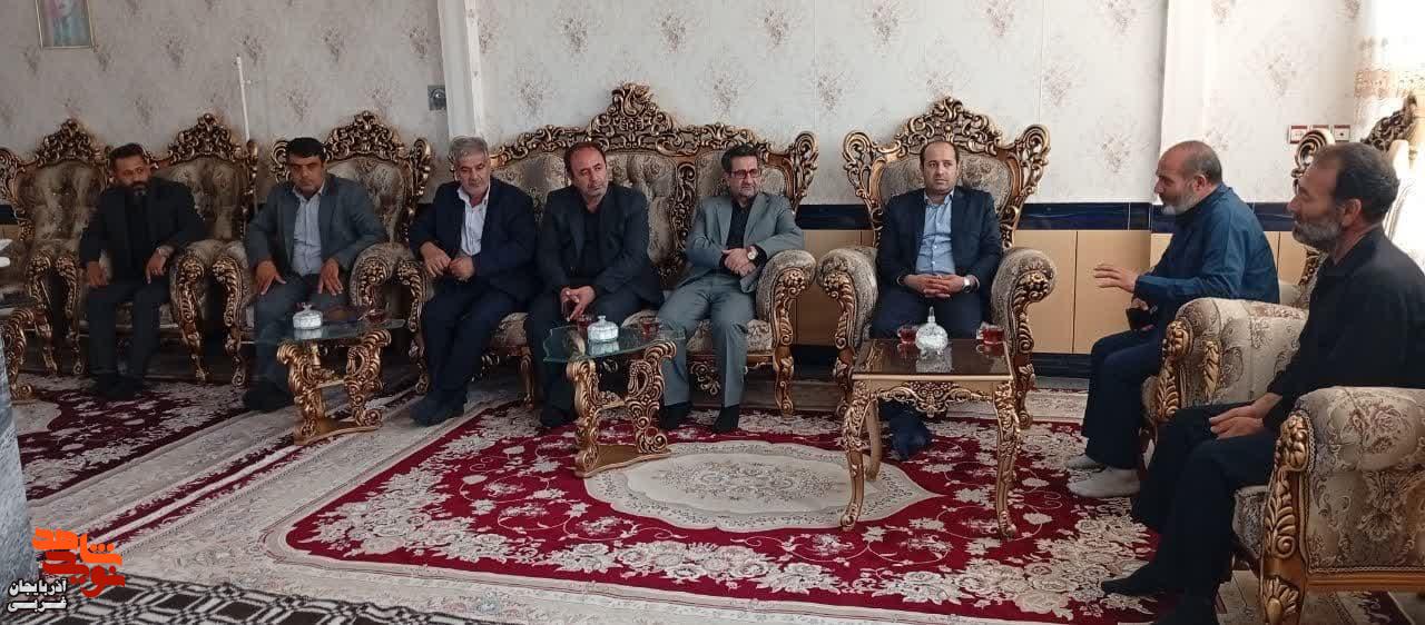 دیدار مدیرکل بنیاد شهید و امورایثارگران آذربایجان غربی با خانواده های شهید  «سجاد بختیاری» و «علیرضا خدادادی» در میاندوآب