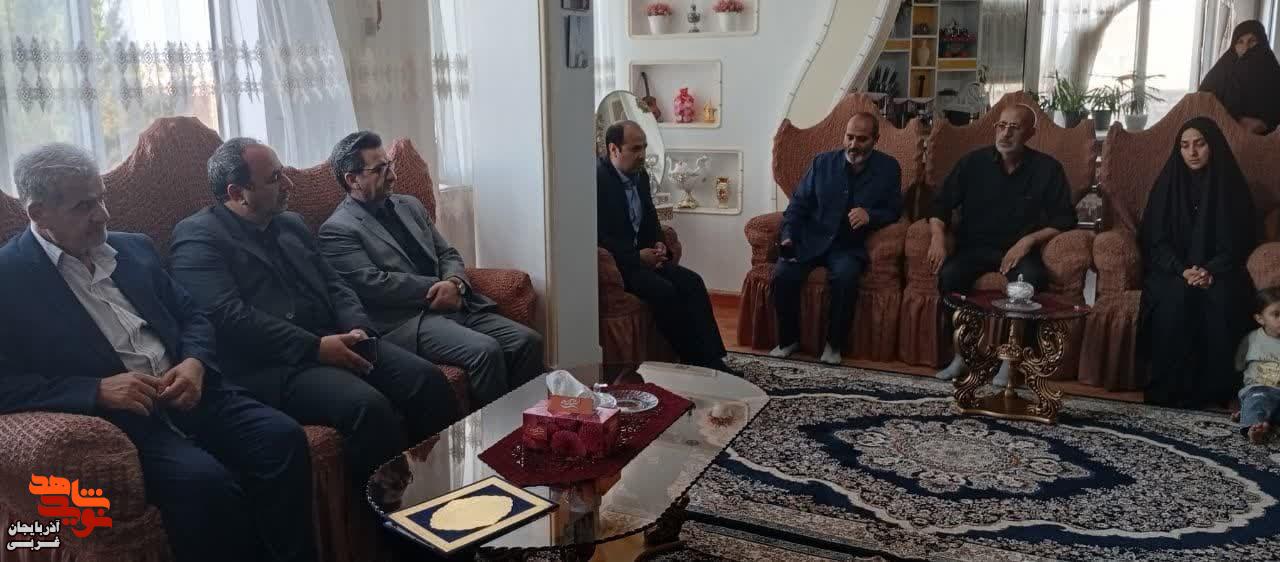 دیدار مدیرکل بنیاد شهید و امورایثارگران آذربایجان غربی با خانواده های شهید  «سجاد بختیاری» و «علیرضا خدادادی» در میاندوآب