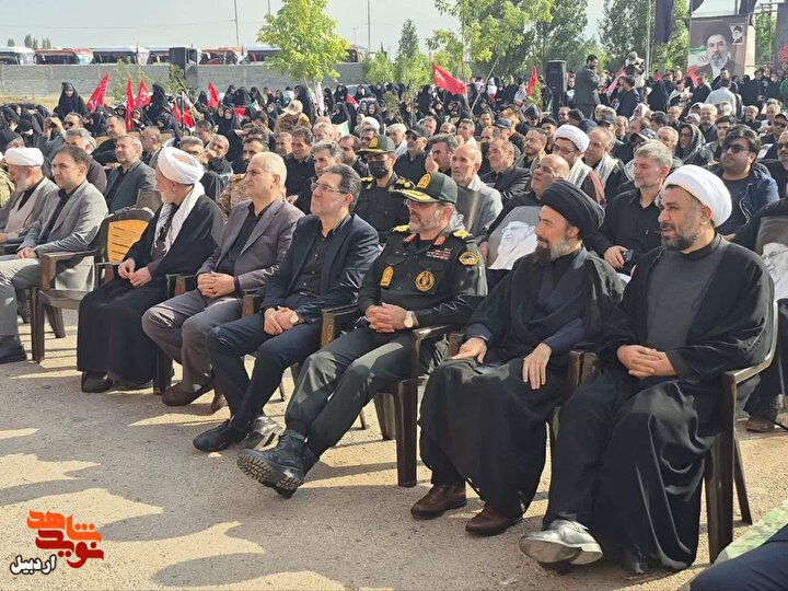بدرقه زائران مراسم تشییع پیکر قائد شهید امت حضرت امام خامنه‌ای در اردبیل