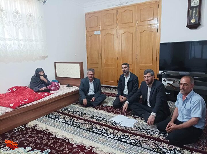 دیدار با بیش از ۲۰ خانواده معظم شهید و جانباز در شهرستان نیر+ عکس
