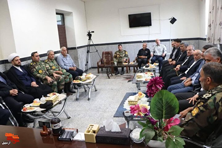 تجلیل از آزادگان سرافراز ارتشی در اردبیل