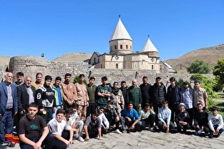 حضور کاروان‌های راهیان نور اردبیل در یادمان شهدای...