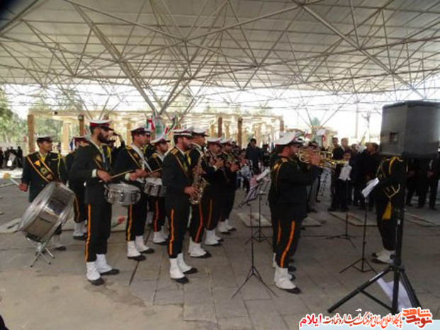 مراسم معنوی مهمانی لاله ها در گلزار شهدای صالح آباد ایلام 