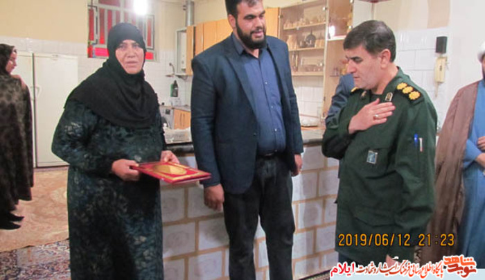 یادواره  چهارده  شهید محله بان باباخان شهرستان ملکشاهی و گرامیداشت پاسدار شهید کسعلی دربین