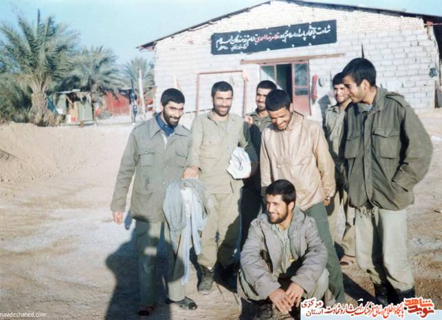 از چپ: ایستاده: حسین محمدی - عبدلی - شهید علیمحمد محمدی - شهید مسعود مرادی - مجید میرزایی - جواد محمدی - نشسته» داود غلامی