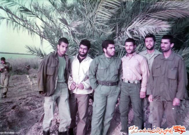 از چپ: جواد محمدی - شهید اکبر محمدی - شهید سید مهدی موسوی - شهید مسعود مرادی - داود غلامی - شهید عیمحمد محمدی
