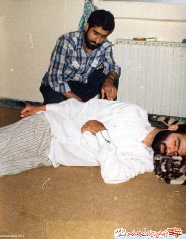 نشسته: شهید اکبر محمدی